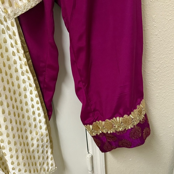 NWT designers Traditional White and Gold Kurta Set with dark pink Pants - Picture 5 of 14